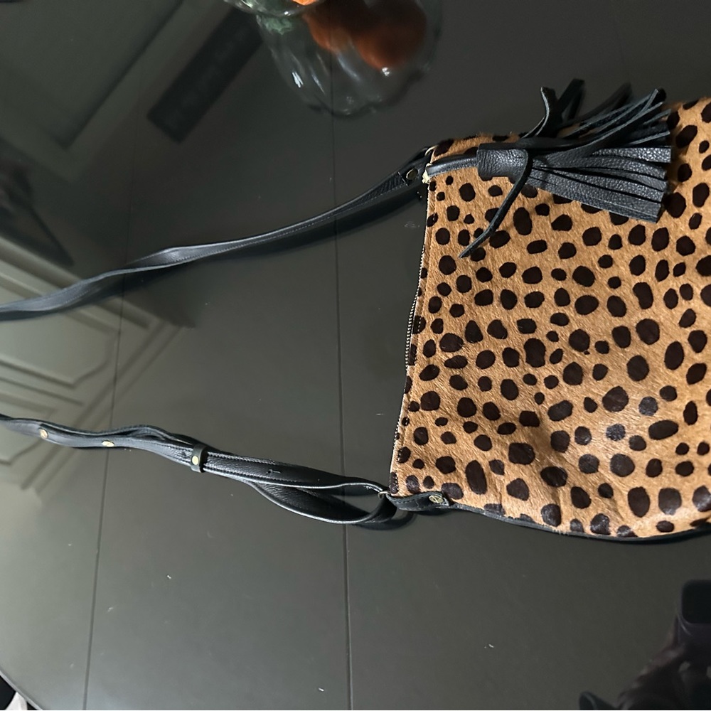 Crossbody - Picture 2 of 7